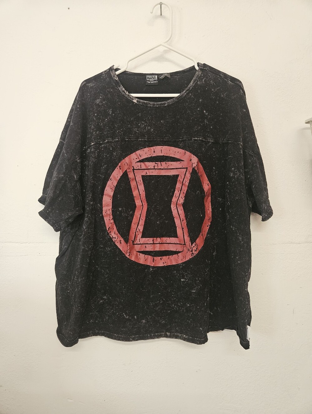 Marvel Black Widow her universa Mineral Wash Women’s T-shirt Size 2xl